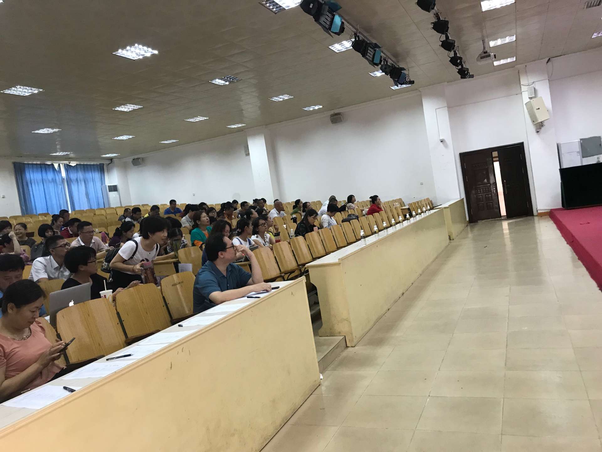 <strong><font color='FF142C'>2019年5月29日重慶信立達(dá)在《海南職業(yè)技術(shù)學(xué)院》順利 召開(kāi)專(zhuān)利講座</font></strong>