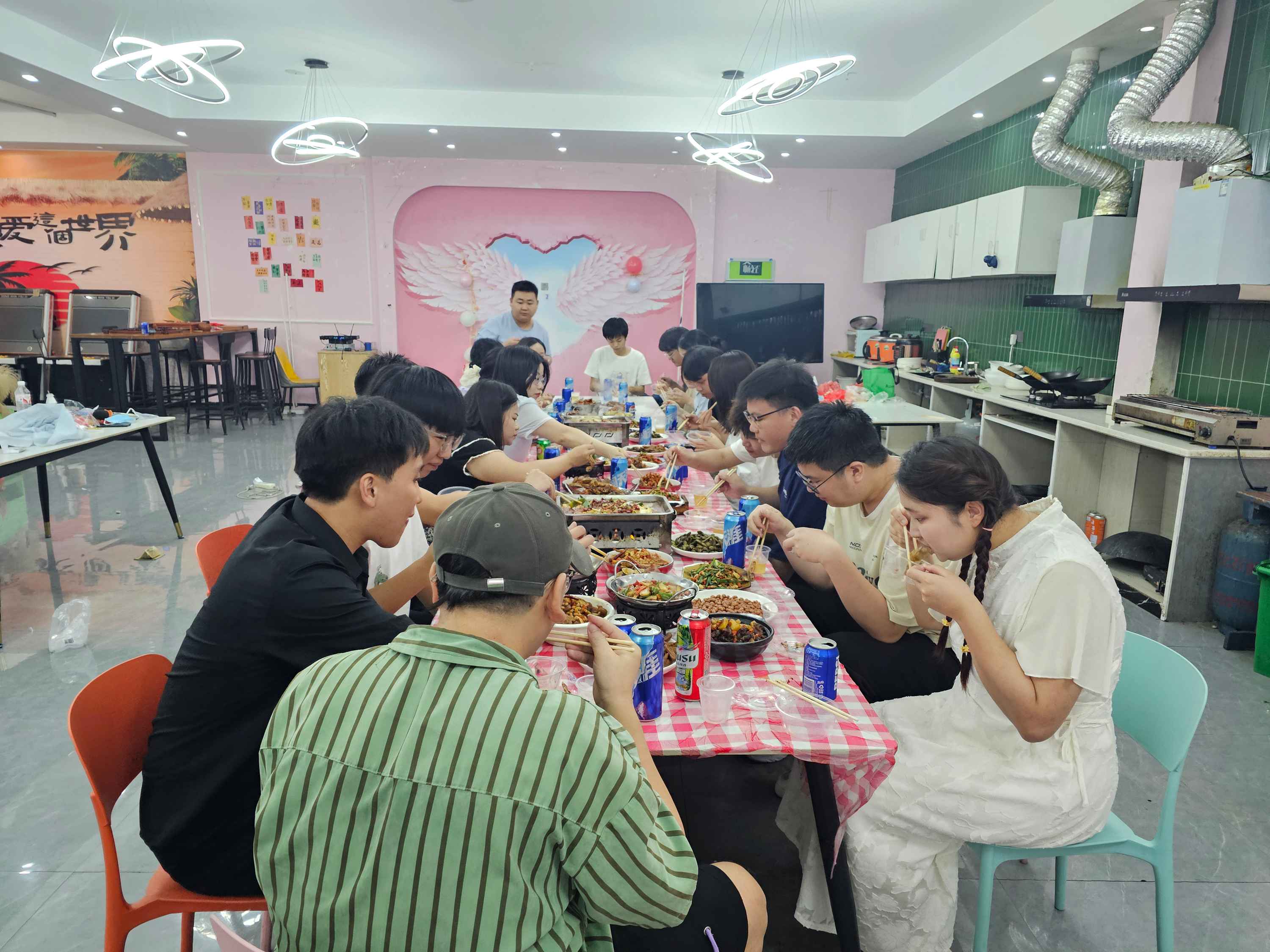 2025.6月江西分公司“轟趴館團建”